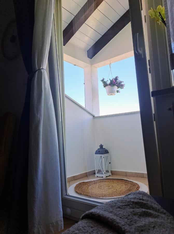 Battistella'S Near The Sea Apartment Ровин Екстериор снимка